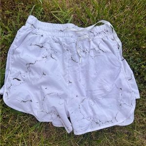 Buff bunny marble flow shorts